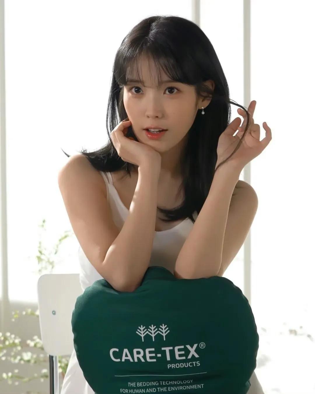 顶级小白花的清纯美，李知恩居家男友视角，白皙软糯的奶团子