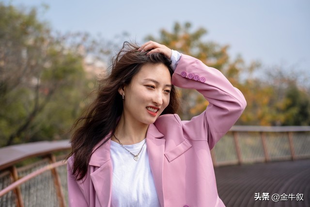 人像摄影姿势摆拍教程手机摄影,拍照动作摆姿外景手机摄影