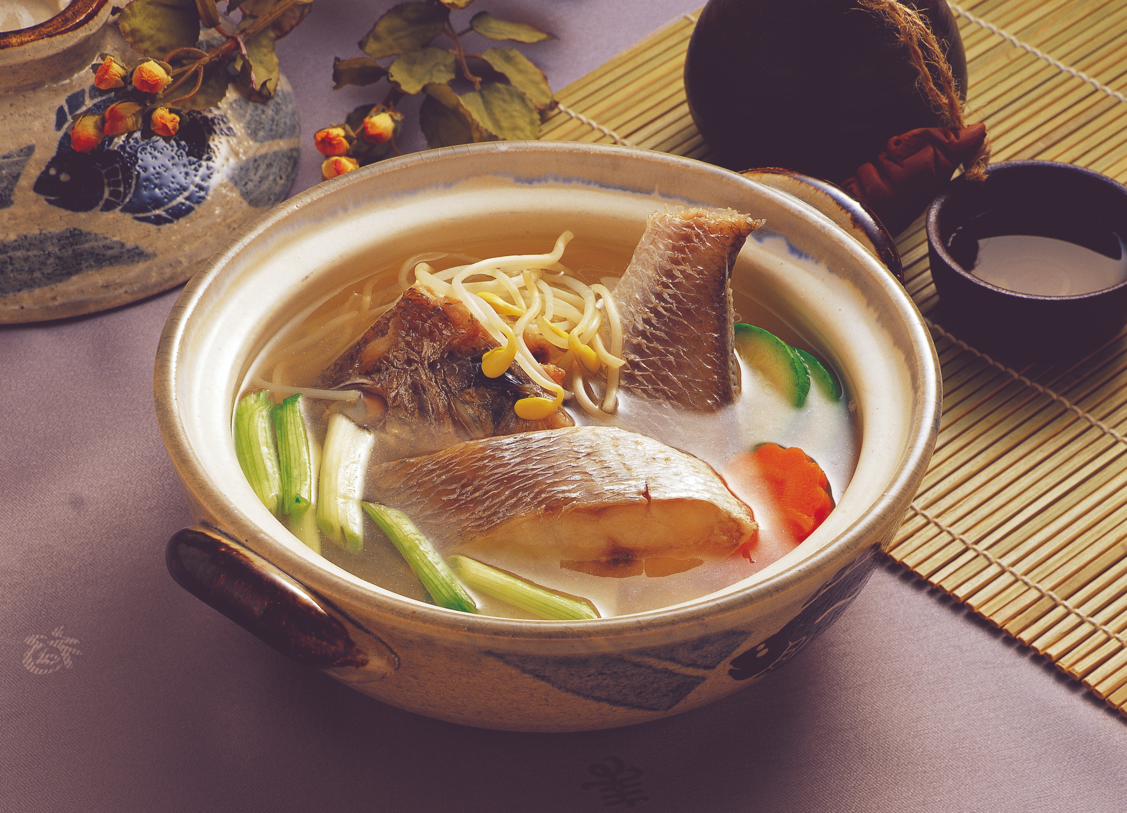 家长课堂关注儿童健康饮食指南,疫情居家孩子上网课自己运动