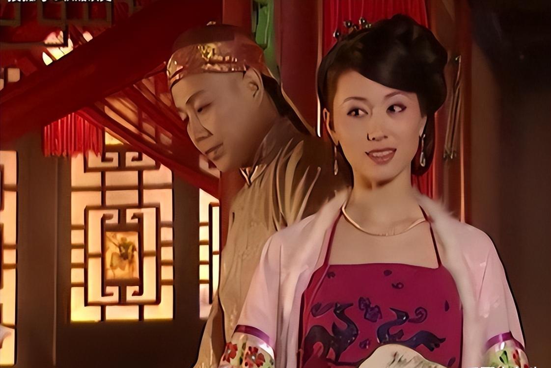 “网红模特”*筱雨张**,出道一年拍21套人体写真,现38岁仍单身未婚