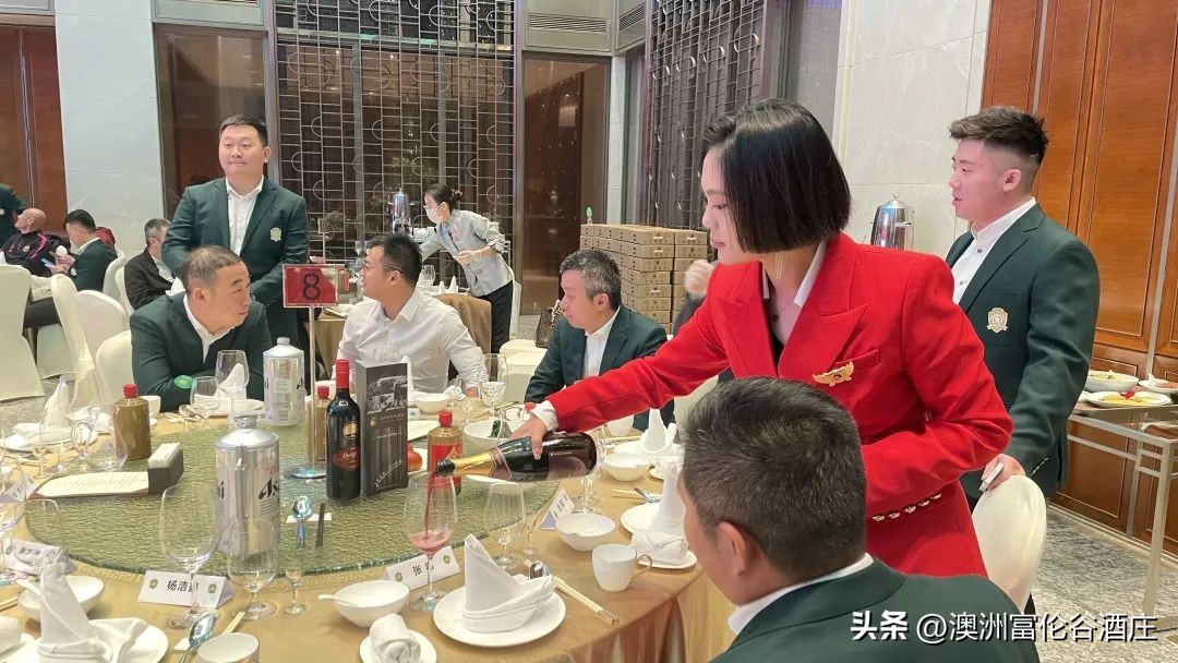 国足的庆功宴,国足晋级12强赛庆功宴