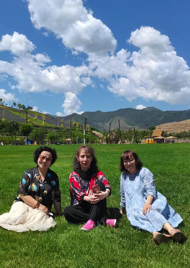 常觅春归不知处花田此地得逢君：栖云田园小镇·花间集