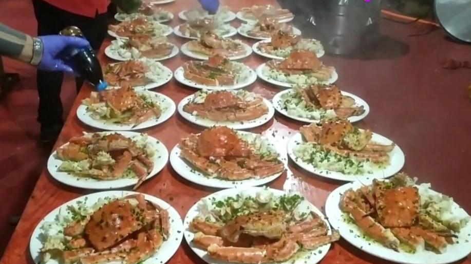 宁波男子随礼500元到农村喝喜酒，吃到帝王蟹，竟发圈吐槽吃不饱