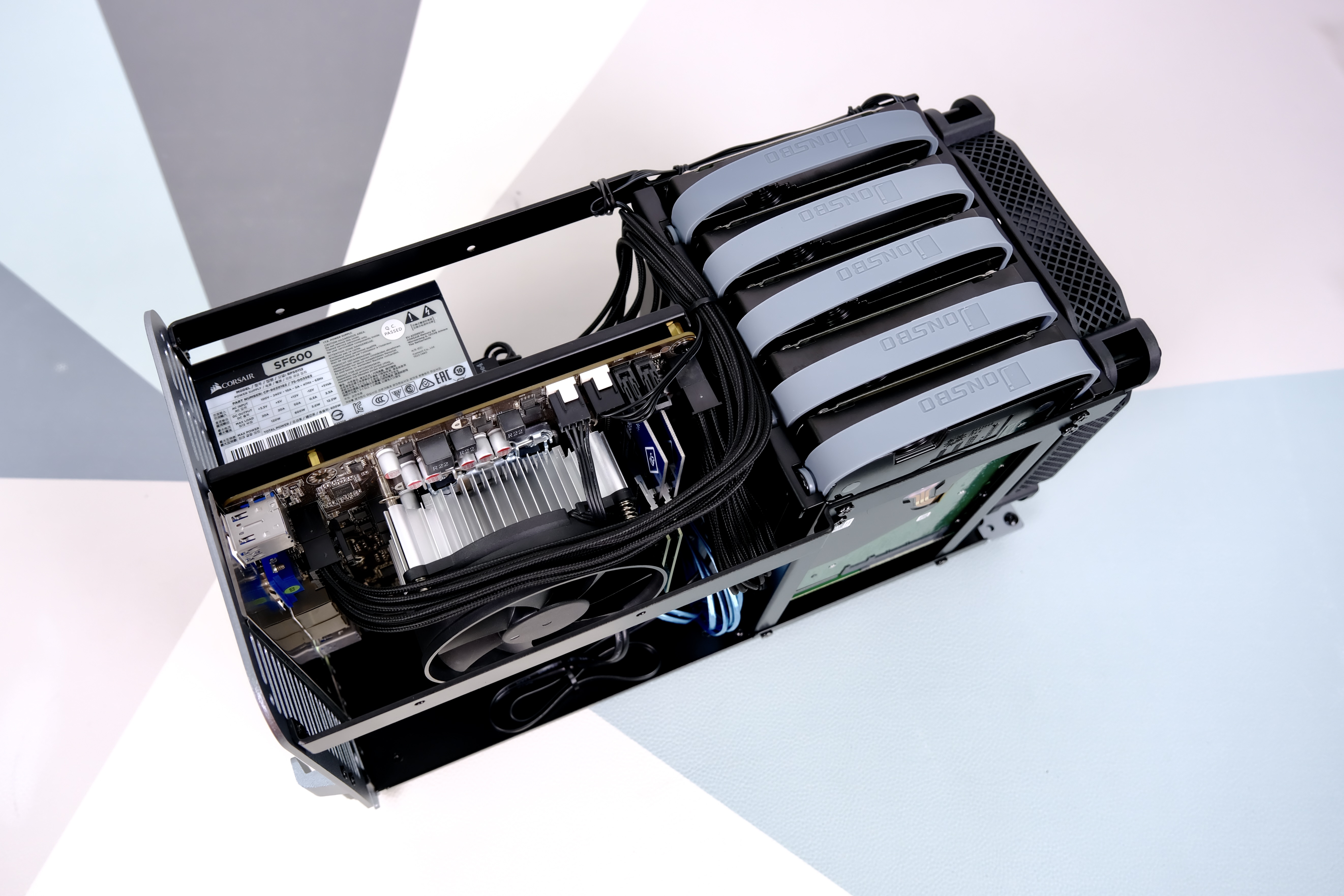 小姐姐的精致城堡!ITX极简风NAS装机纪实