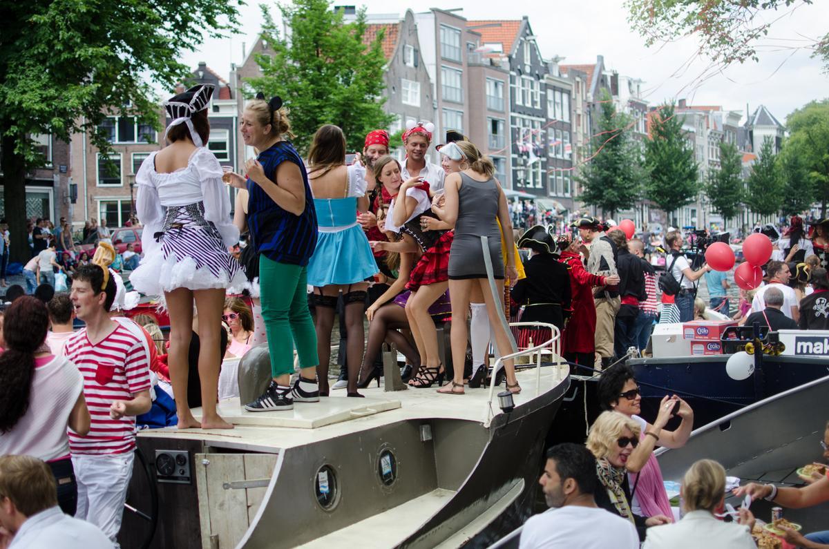 荷兰宣布性合法后遗症,荷兰合法化