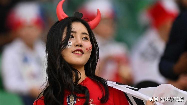 世界杯：韩国队换人3分钟两球，两人双响，主教练收红牌