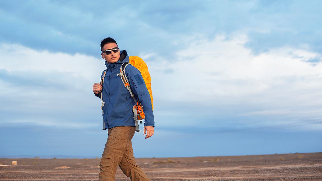 户外装备爱马仕,奢侈品prada冲锋衣