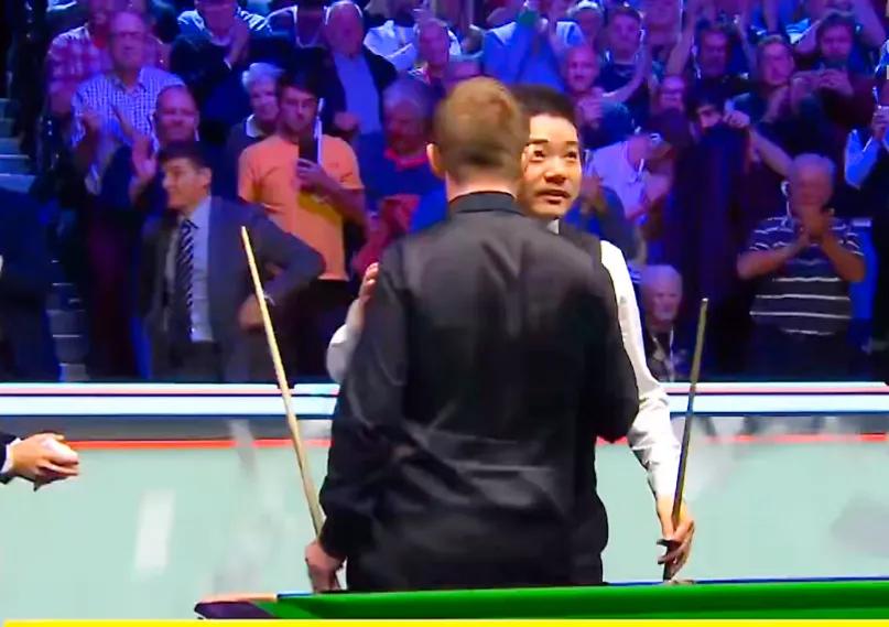 丁俊晖现在的最新比赛情况,丁俊晖0-5袁思俊赛后采访