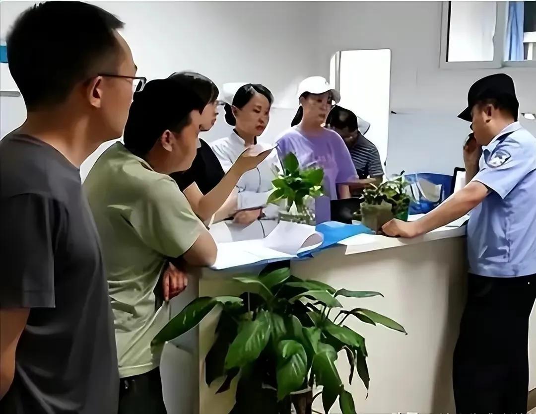 女子体检私密处遭60岁男医生吮吸，报警后不认账，唾液检测立功