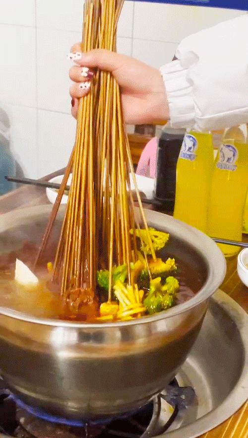 乐山30家苍蝇馆子，我不允许你还没吃过！