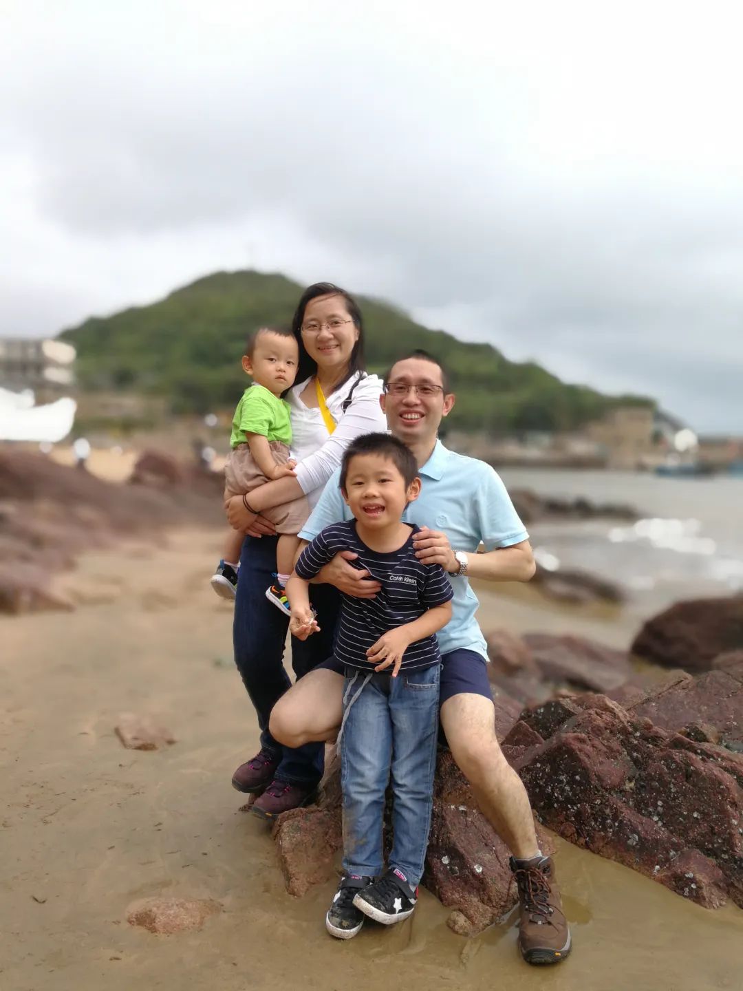 这个白手起家的创业家庭，勤俭思辨，回报社会