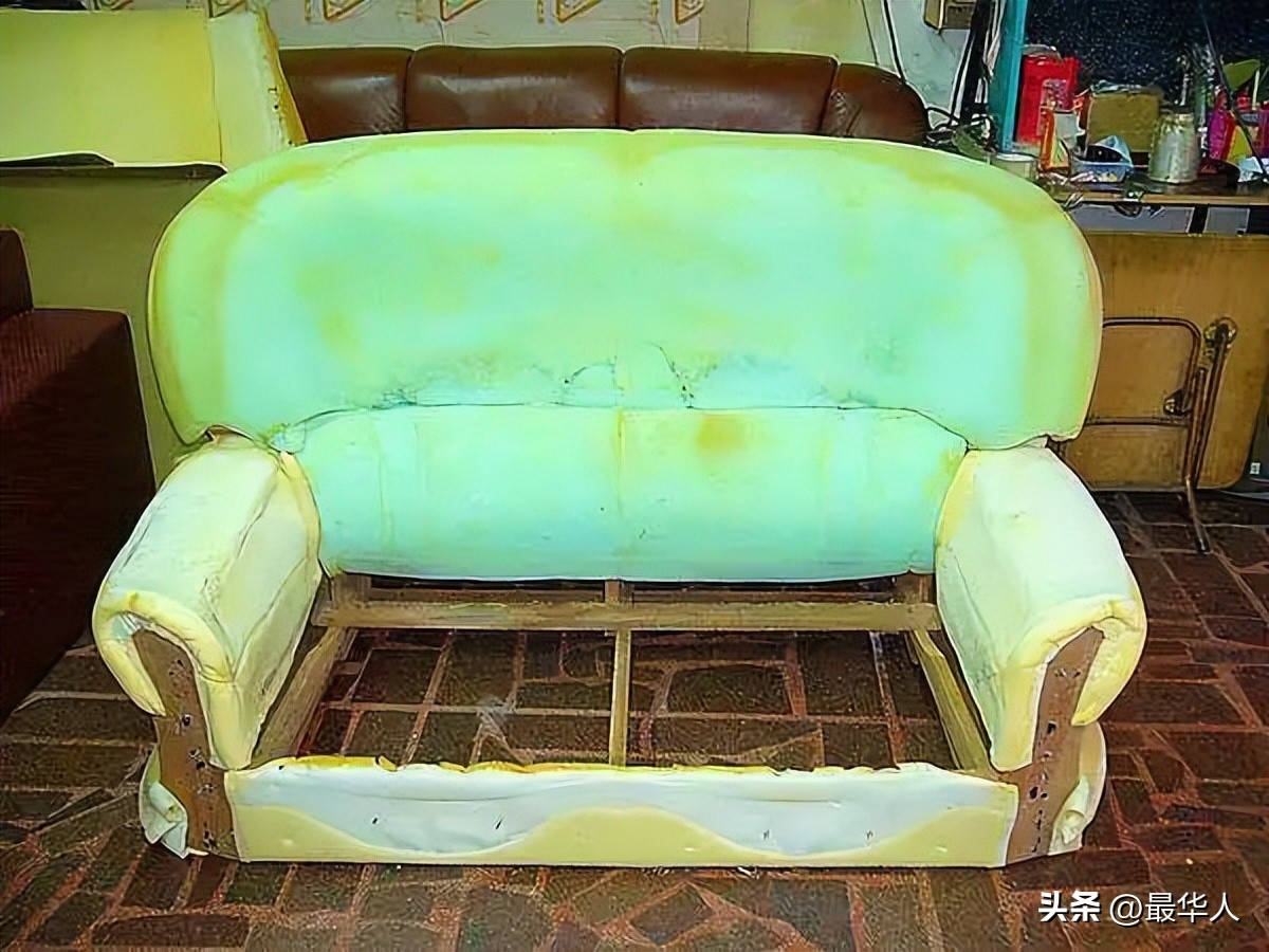 万能充电器发明学生,发明万能充的小伙怎么样了