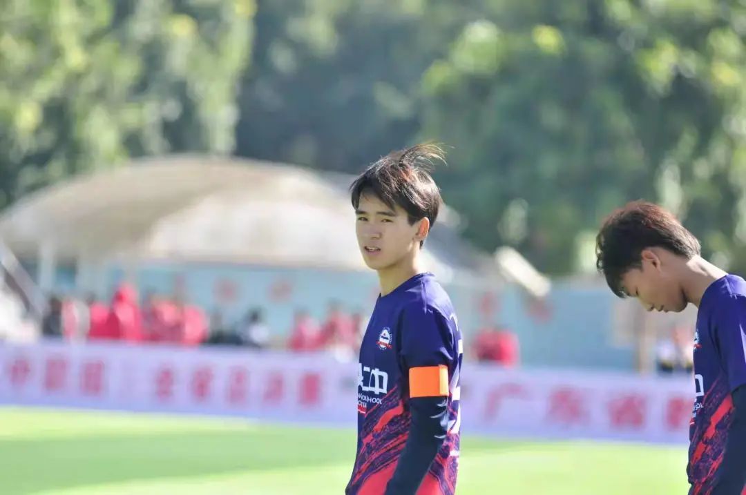 校园足球|汕头市第二中学黄鑫跃、郑铠敏：只有团队的赢才是赢