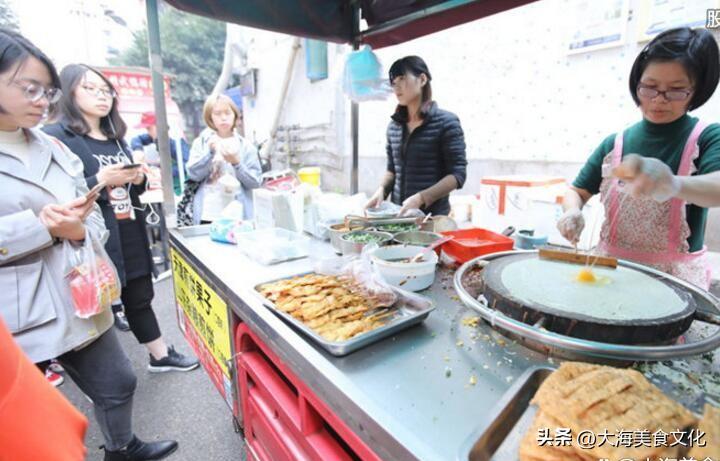 卤肉卷饼和煎饼哪个好,8块煎饼果子