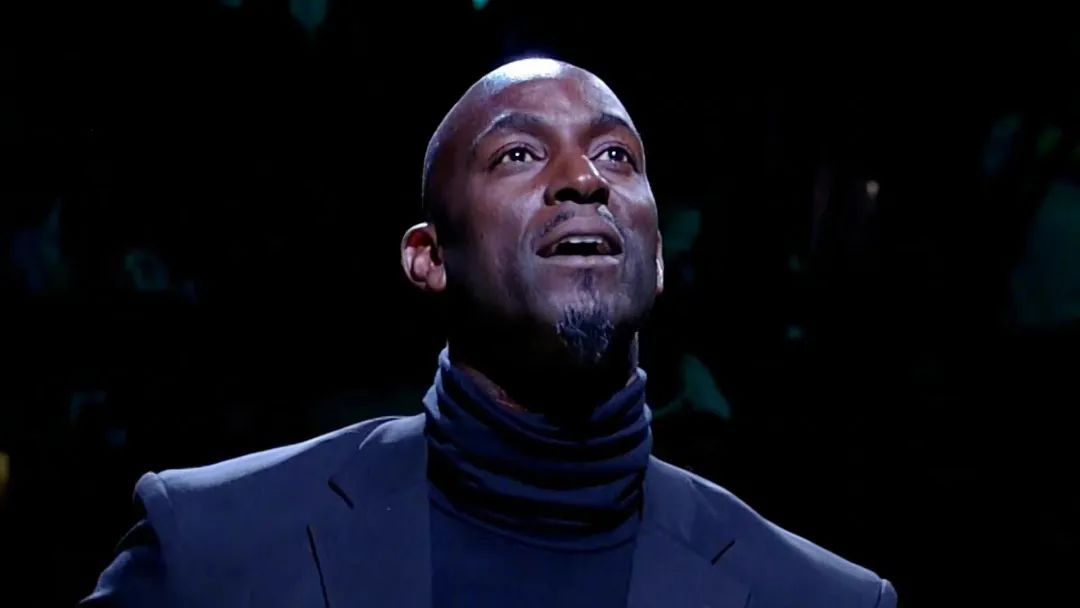 加内特球衣退役致敬视频,加内特球衣退役仪式全过程