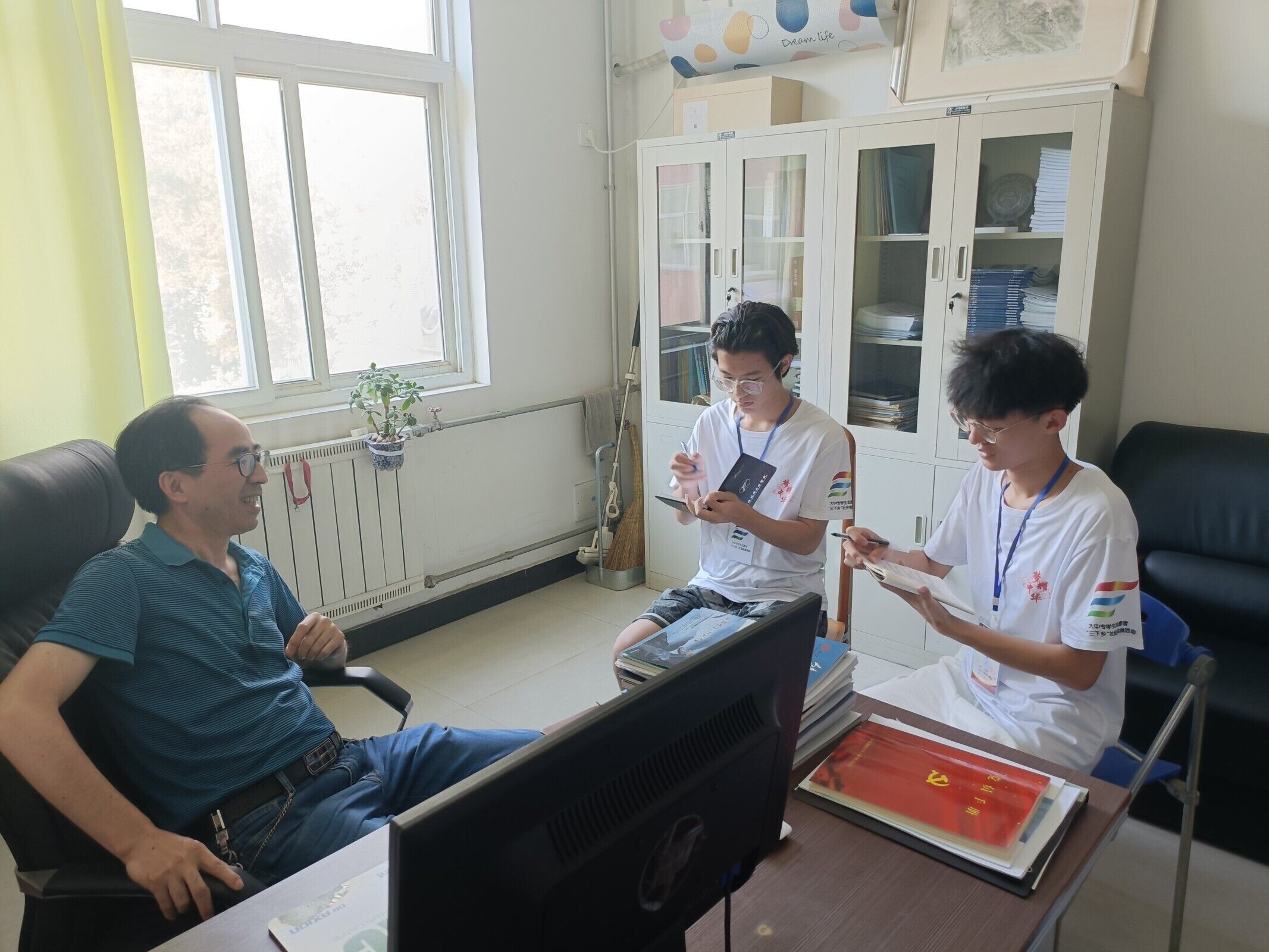 教师的力量之榜样篇,以身边的优秀教师为榜样