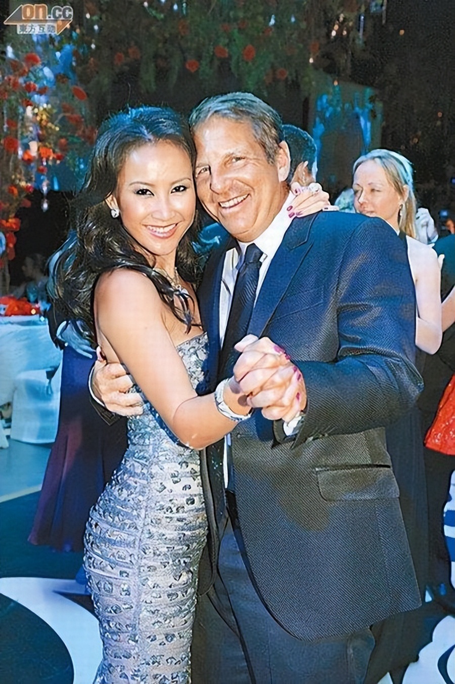 李玟参加michael杰克逊的演唱会,earthsong迈克尔杰克逊李玟