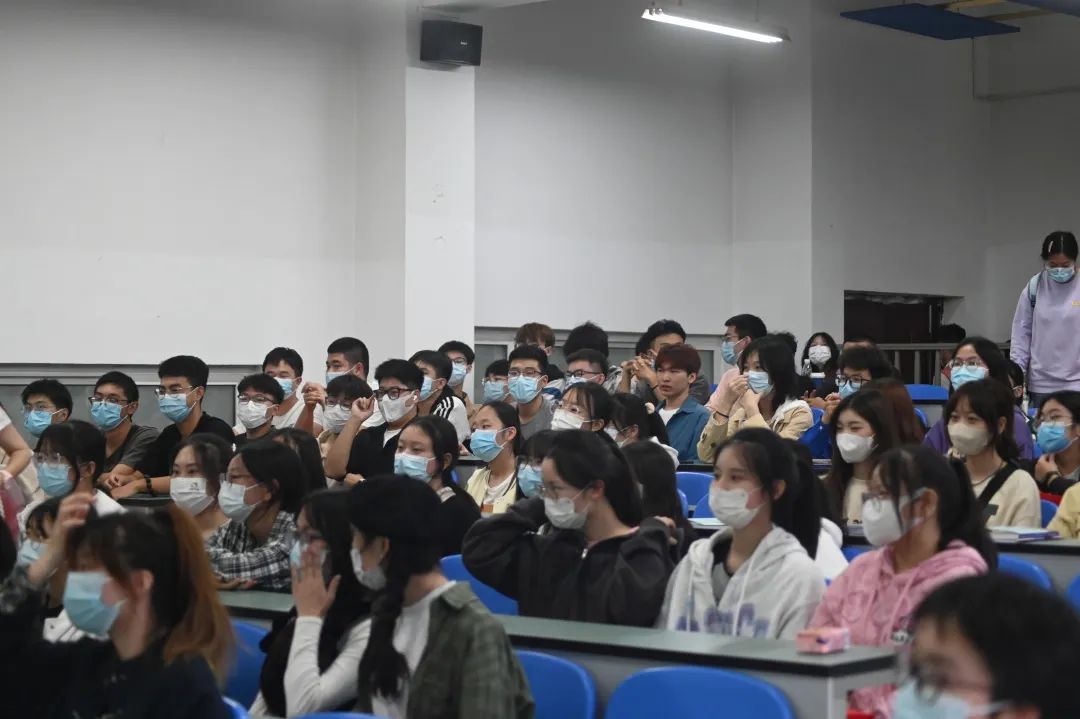 2022级锦城“萌新”的第一次晚点名来啦