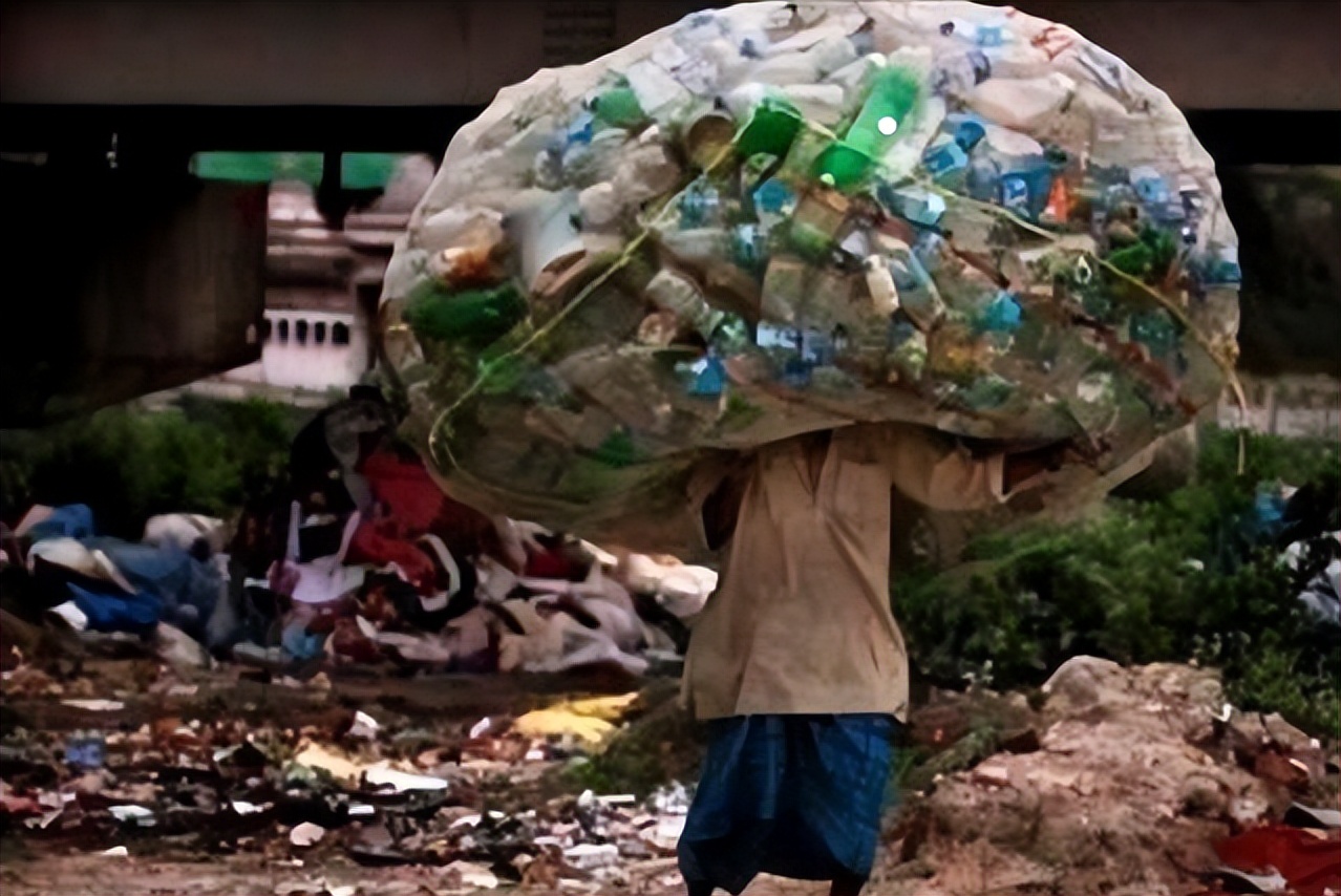 他十六岁捡破烂，一年赚了一个亿，又在二十七岁改行卖酒