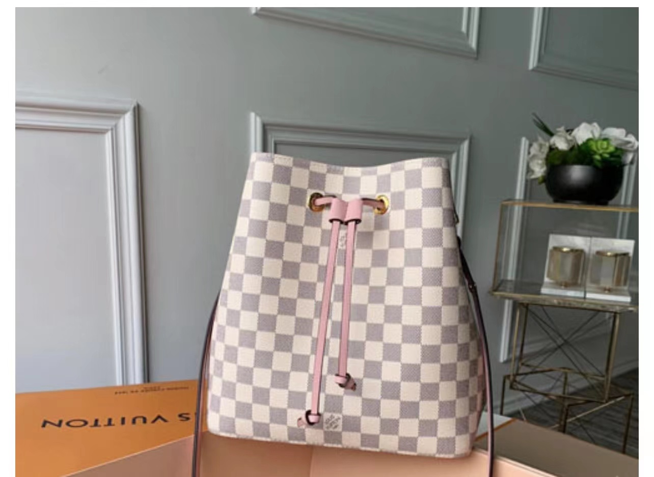 春夏适合买的lv的包,今年的lv夏秋款包