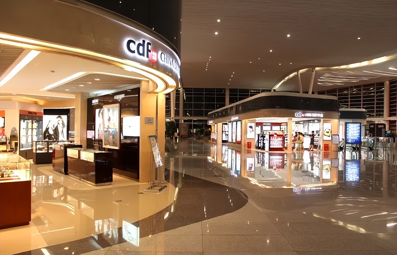 如何在金店买黄金讨价还价,黄金店员自己怎么买首饰