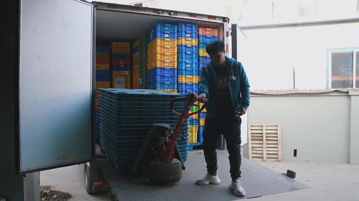 水果冷链运输90后安小哥与冷链1号·帅铃冰博士的健康之旅