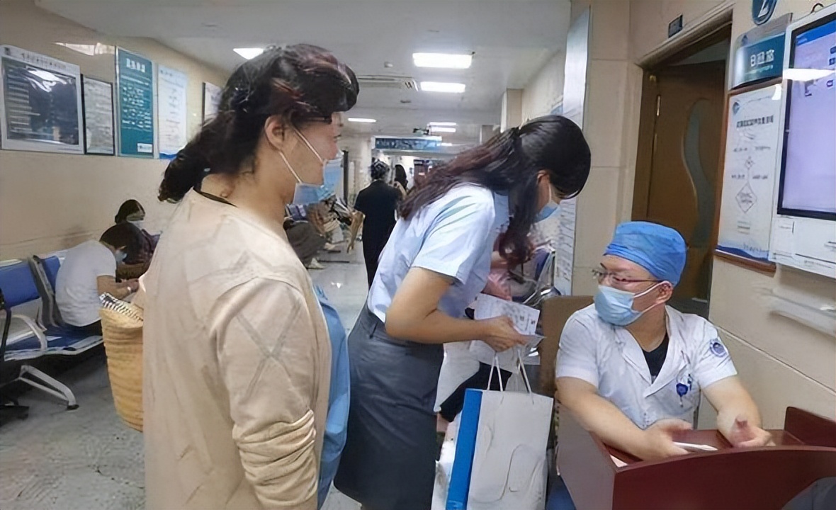 靠当“日租女友”，我月入过万，表面光鲜，其实背后“规则”很深