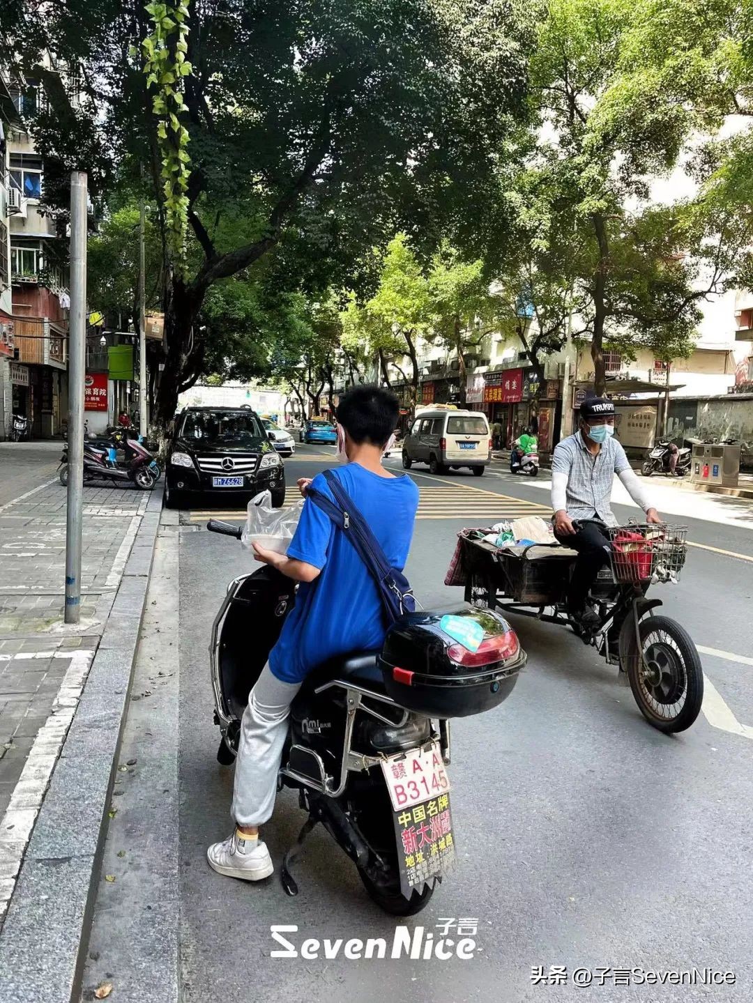 南昌一家超小店铺的臭豆腐,南昌中山路臭豆腐