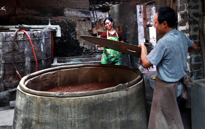 农村卖10块一斤的高粱酒是真的不,10块钱一斤的散装白酒怎么样