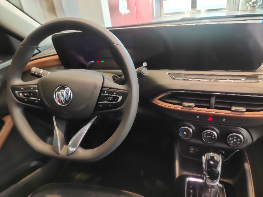 威朗pro发动机,别克威朗pro红色实图