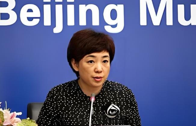 又一个美艳“女老虎”落马，履历惊人，却没守住自己的底线