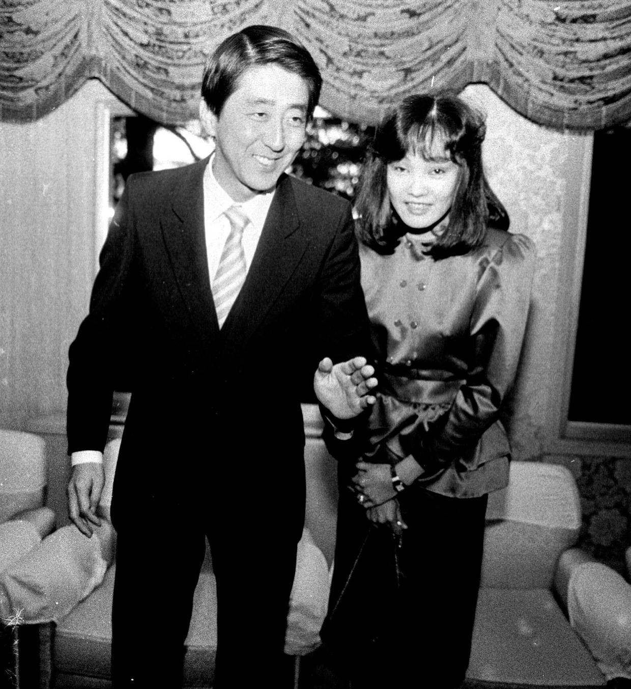 安倍遇刺身亡在场女保镖引热议,安倍妻子对安倍遇刺的反应