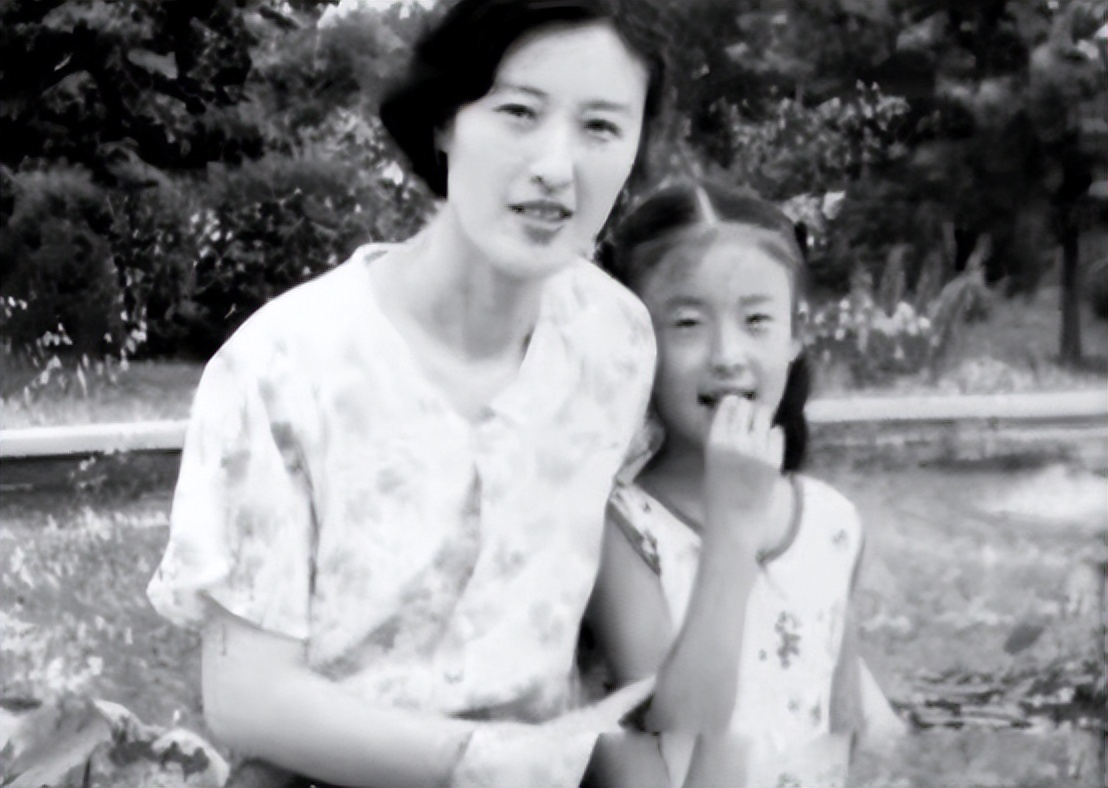 翟凌曾被誉为第一车模,车模翟凌事件