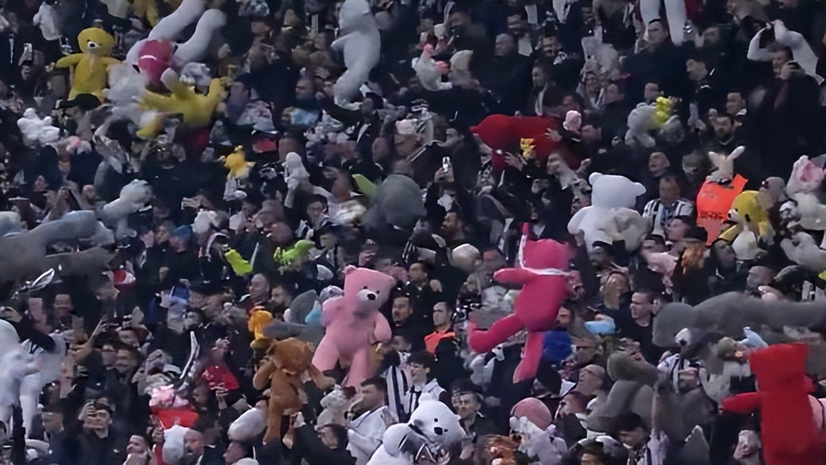 贝西克塔斯足球,足球俱乐部贝西克塔斯