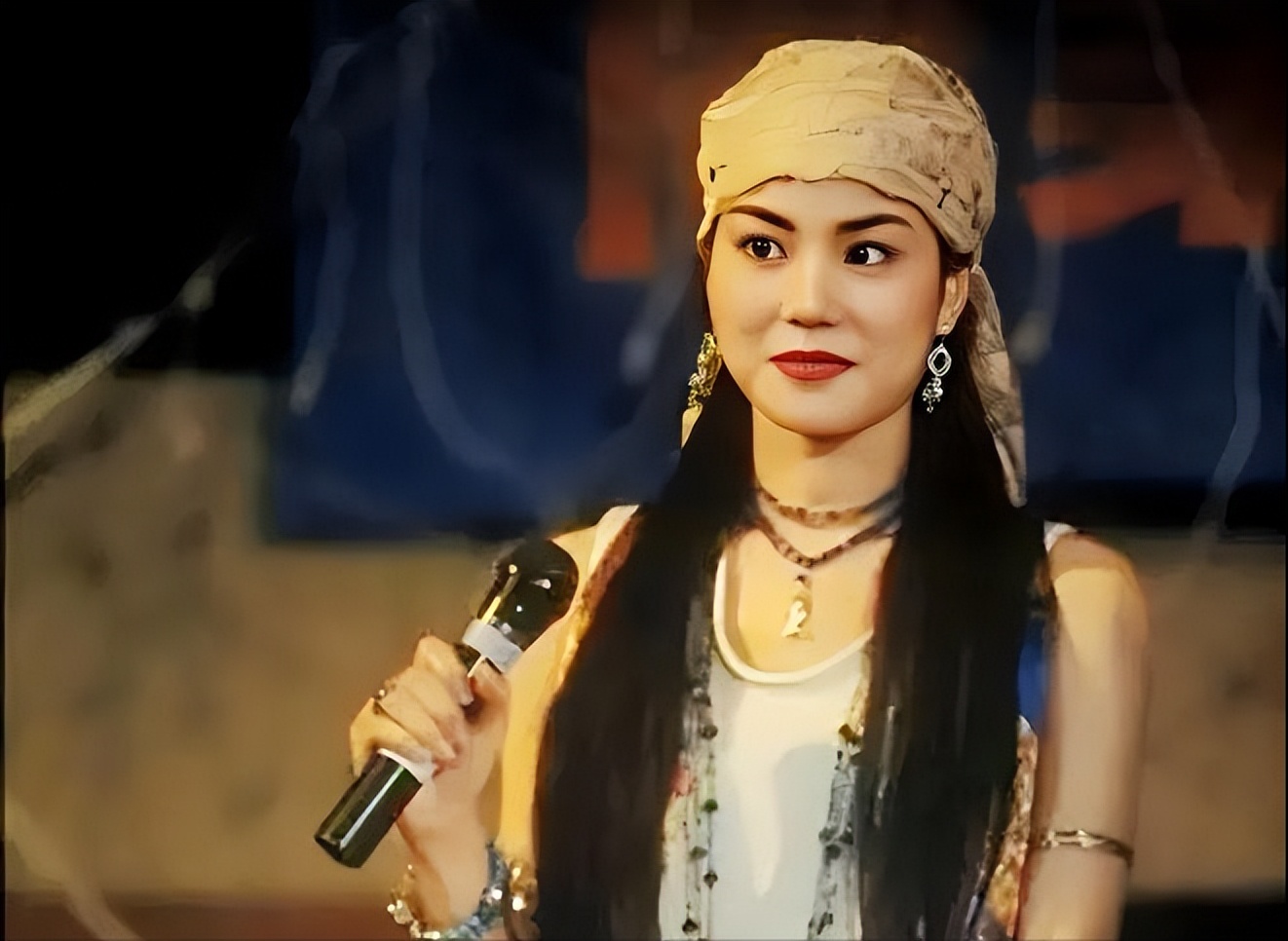 王菲和谢霆锋是相差几岁的姐弟恋,王菲和谢霆锋相差几岁姐弟恋