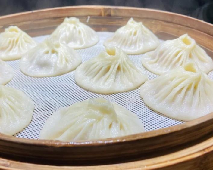 开封第一楼和老黄记灌汤包,开封当地人经常去吃的灌汤包