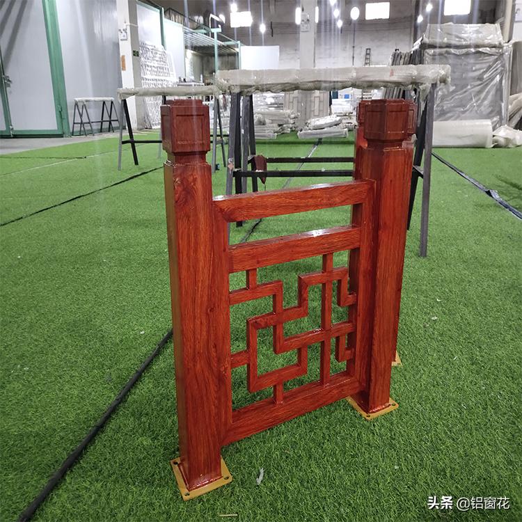 铝合金阳台护栏多少钱一米,阳台护栏用不锈钢好还是铝合金好