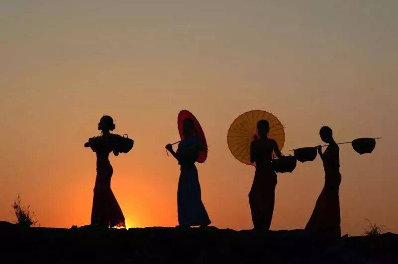 鎽囨洺鐨勫嚖灏剧灏忚,鎽囨洺鐨勫嚖灏剧