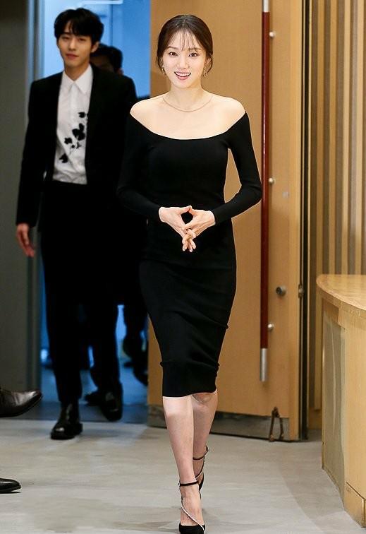 jimmychoo经典公主鞋,jimmychoo这款高跟鞋很仙很美