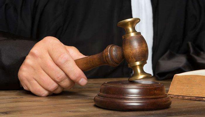 22年,19岁男生留学美国,夜探舅妈房间,博士后舅舅气极当街连开6枪