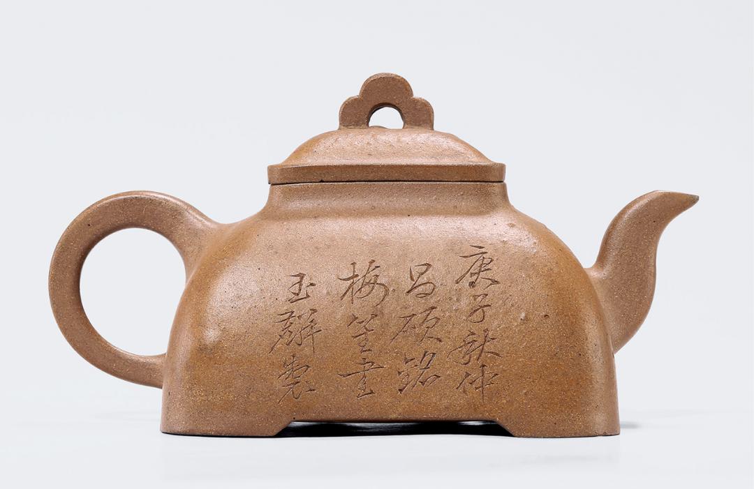 乾隆真品大紫砂壶拍卖价格多少,康熙御制紫砂壶拍卖多少钱一枚呢