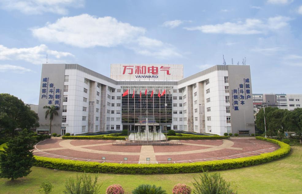 恭祝万和获“2022厨电集成灶行业影响力/创新设计十大品牌”称号