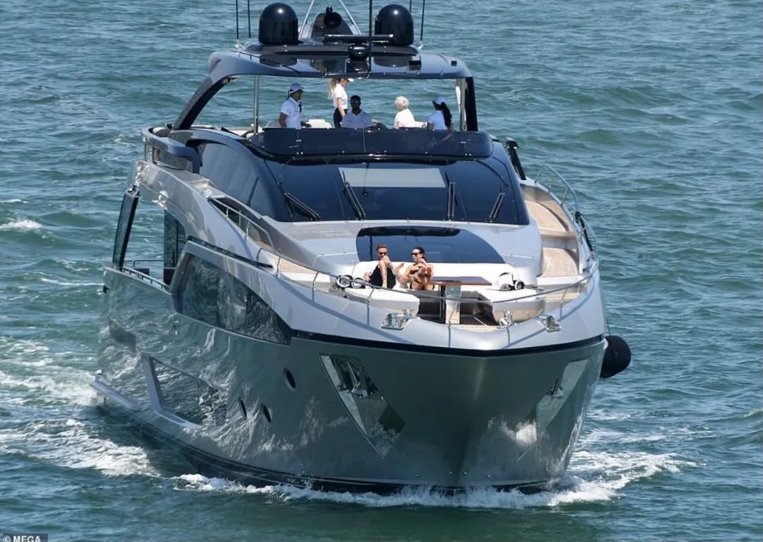 美国巨富千金VS英国名人公子，顶豪家族的婚礼到底有多震撼？