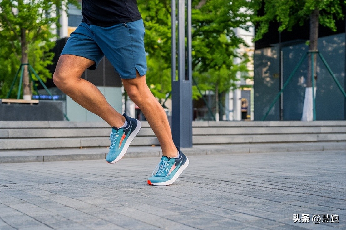 跑鞋科技的深度思考：没有碳板的跑鞋就过时落后了吗？