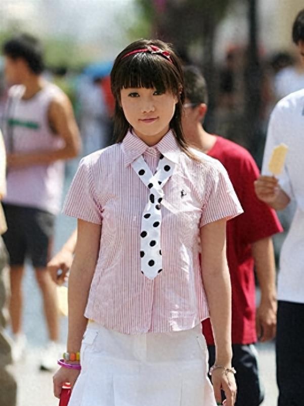 “最红裸模”*筱雨张**：年轻时拍21套写真火爆全网，如今38岁仍单身