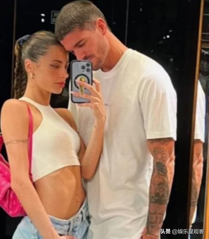 著名球星梅西的老婆,梅西的妻子有几个