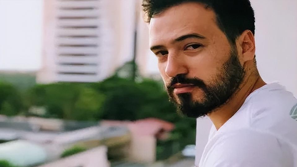 为什么男人的鼻毛总是窜出来,为什么男生的鼻毛总是往外长