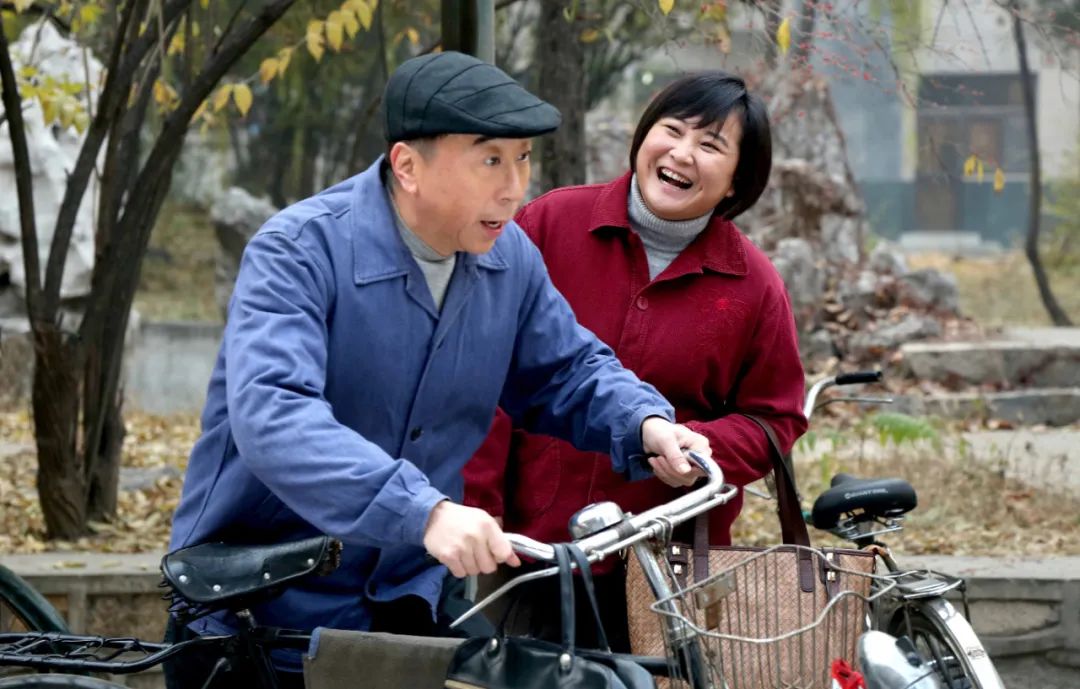 贾玲减肥近照曝光,贾玲暴瘦41岁颜值惊人背后心酸