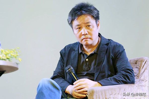 许三观卖血记和活着对比哪个虐,余华活着与许三观卖血记的不同