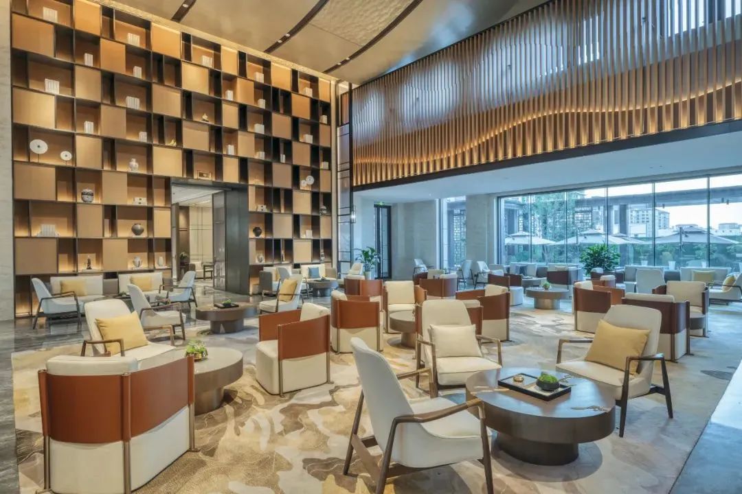 盛夏时节荷花盛开,盛夏去看荷花